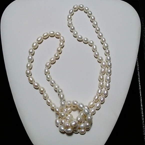 Pearl Necklace - Picture 5 of 6